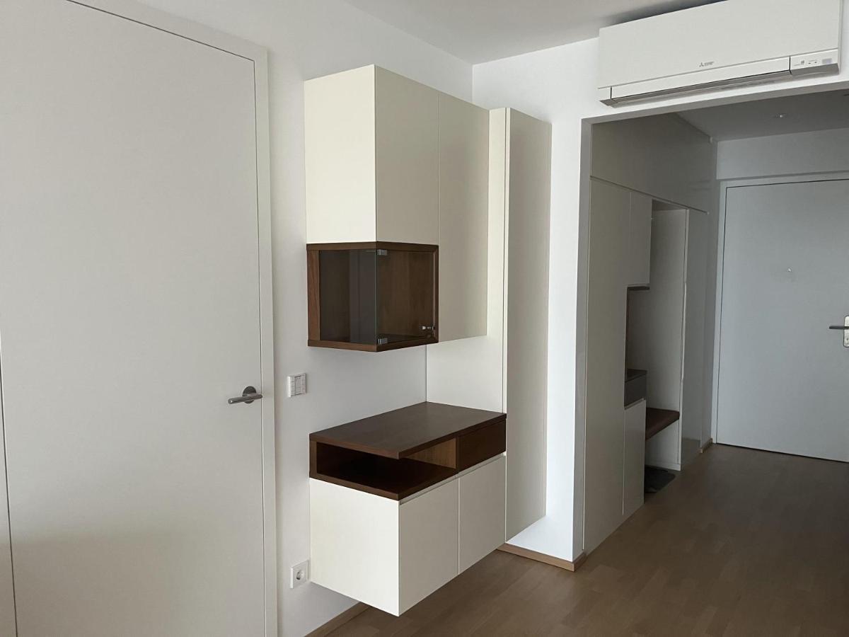Luxusappartement Mit Garage Im Zentrum Βίνερ Νόιστατ Εξωτερικό φωτογραφία
