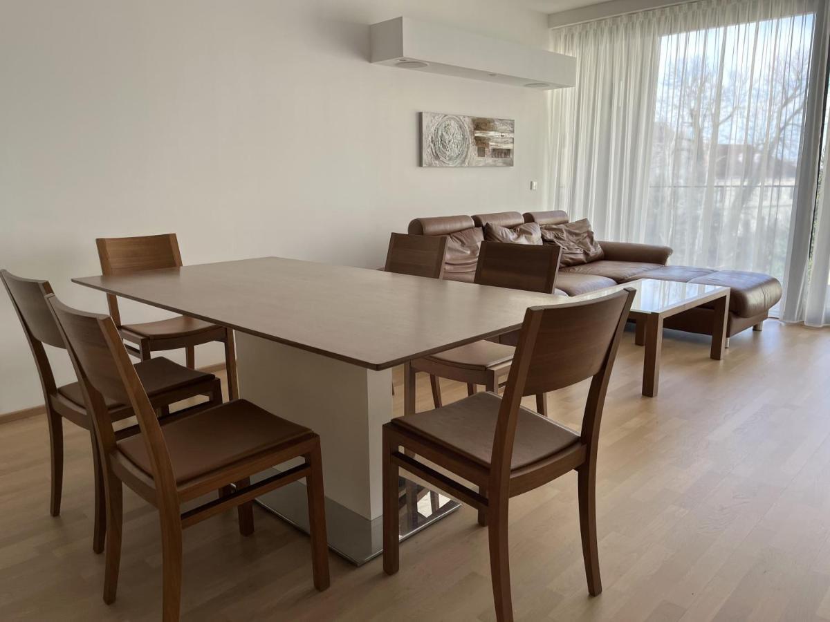 Luxusappartement Mit Garage Im Zentrum Βίνερ Νόιστατ Εξωτερικό φωτογραφία
