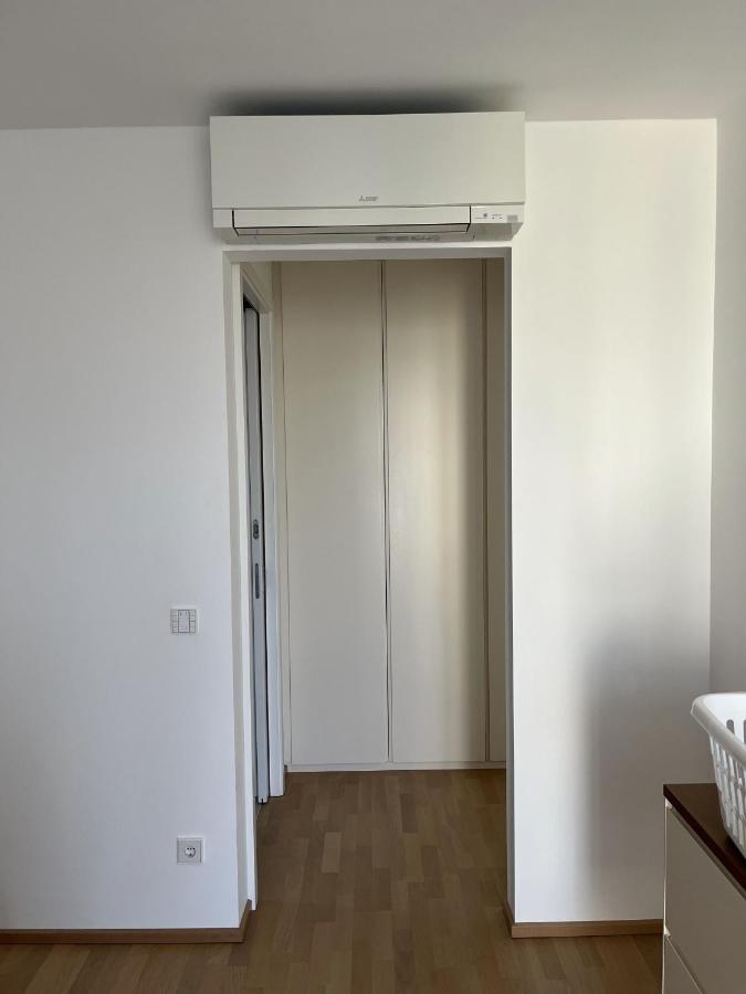 Luxusappartement Mit Garage Im Zentrum Βίνερ Νόιστατ Εξωτερικό φωτογραφία